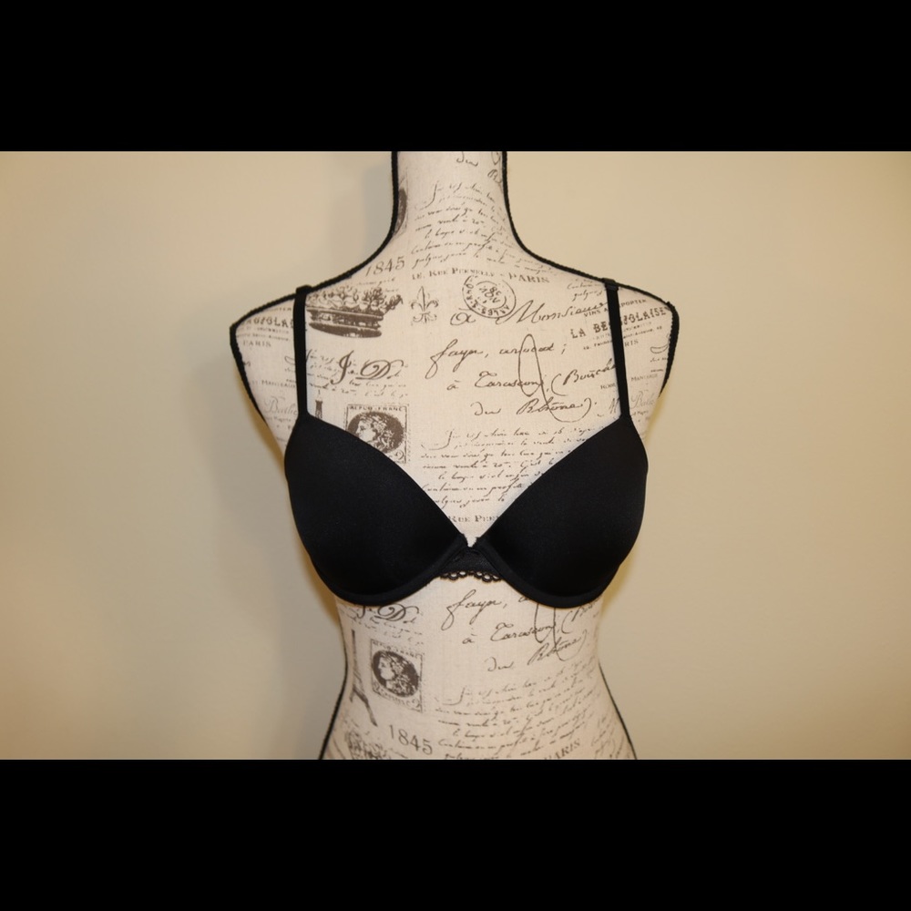 New With Tags black lace wing push up bra H&M 34C